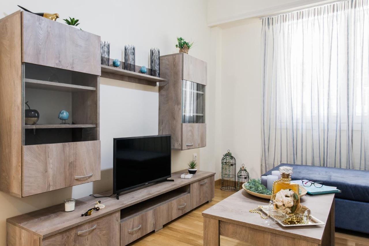 Lovely Renovated Apartment Walk To Acropolis Athens Exterior photo